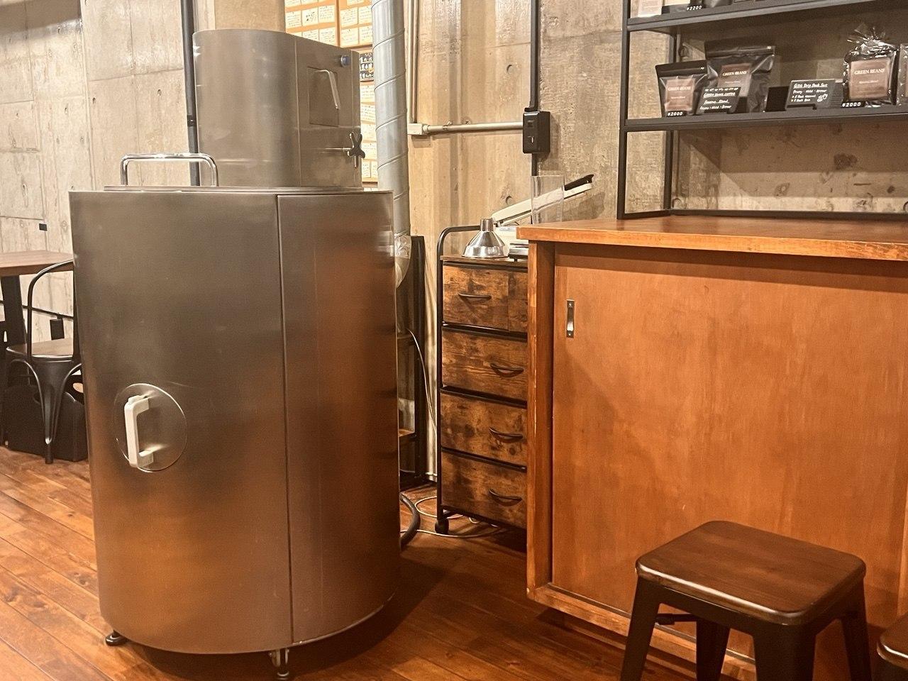 東京・北参道のカフェ店内で初めて間近に見た焙煎機、その迫力に驚いた話